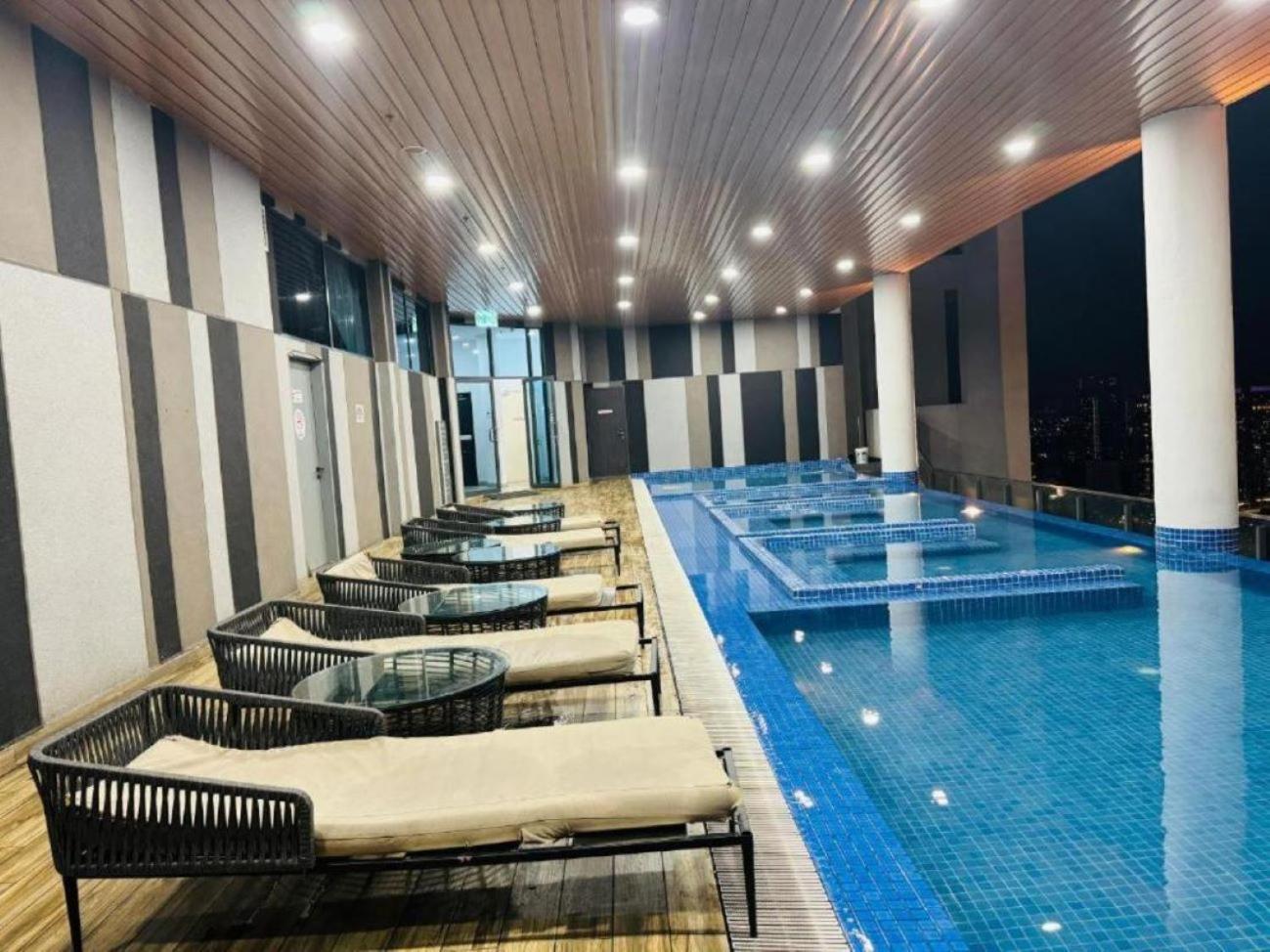 쿠알라룸푸르 The Luxe Colony Klcc By Sky Pool 아파트 외부 사진