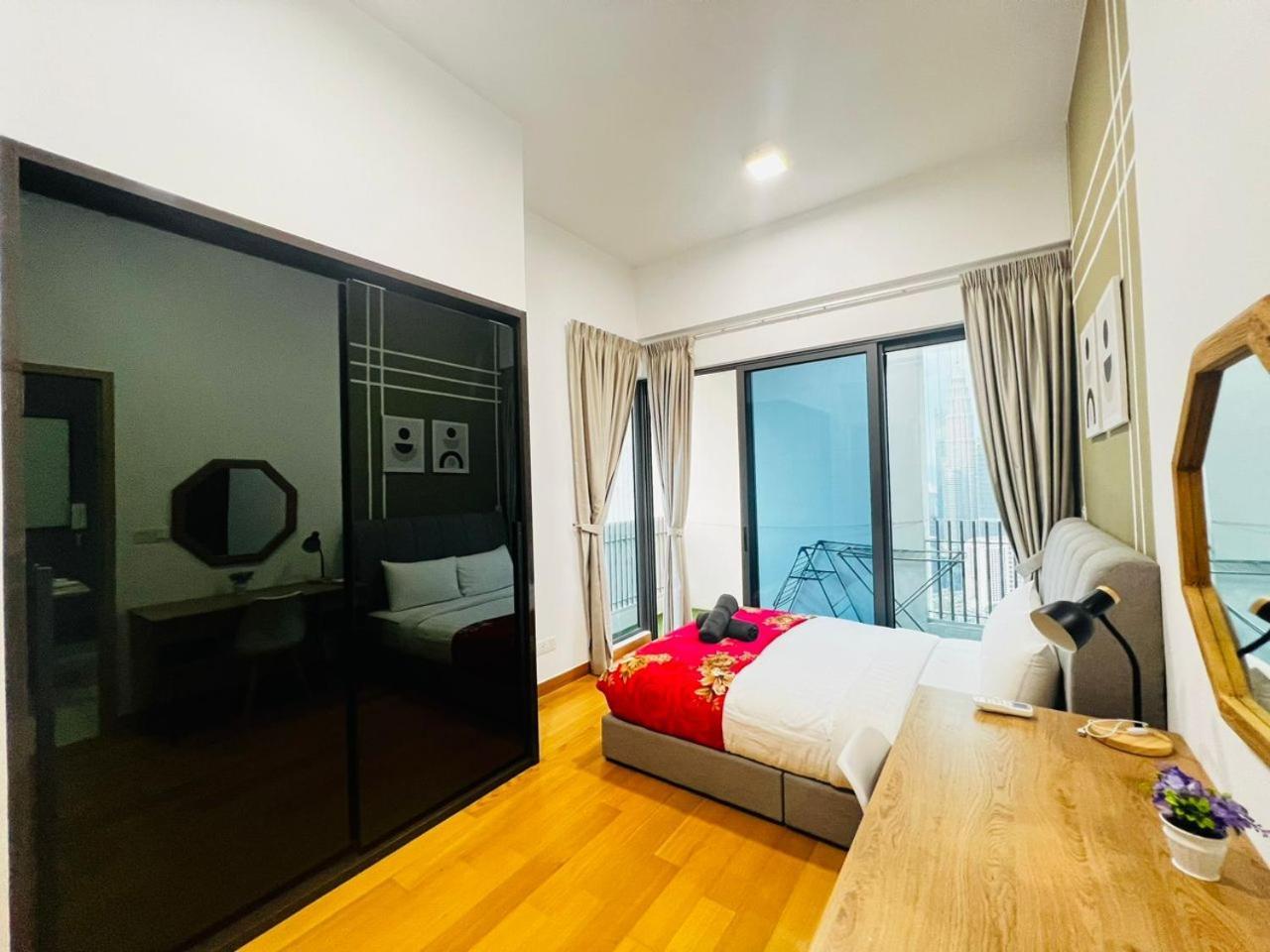쿠알라룸푸르 The Luxe Colony Klcc By Sky Pool 아파트 외부 사진
